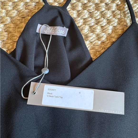 Lela Rose V-neck tank top black NWT - Picture 2 of 7